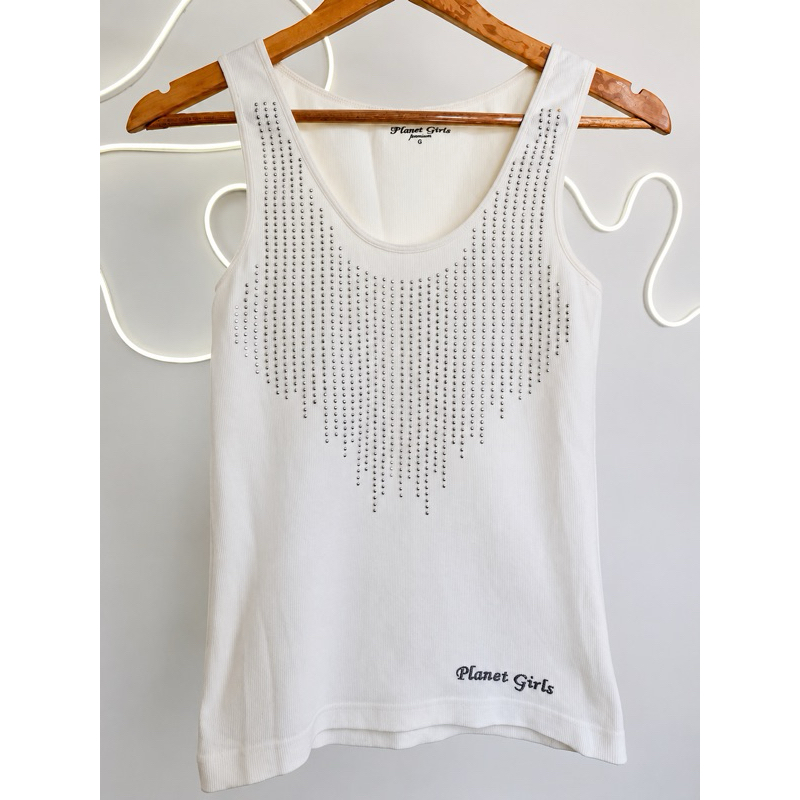Regata Feminina Canelada Branca com Strass Blusa Básica Premium Moda Casual (Brechó)