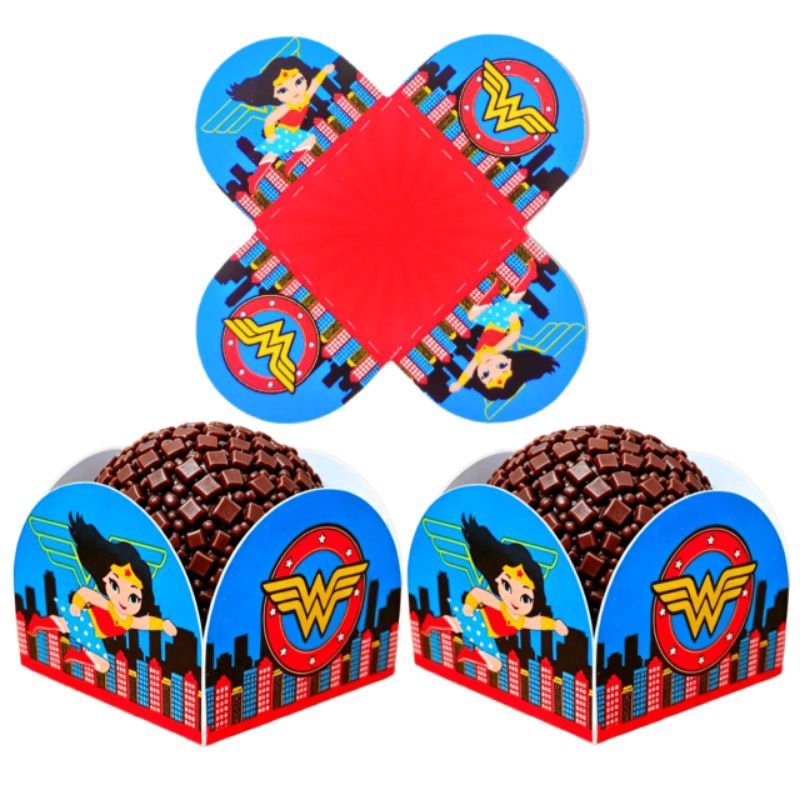 100 Forminhas 4 Pétalas Doces Personalizadas Mulher Maravilha -Lembrancinha-Festa de Aniversário.
