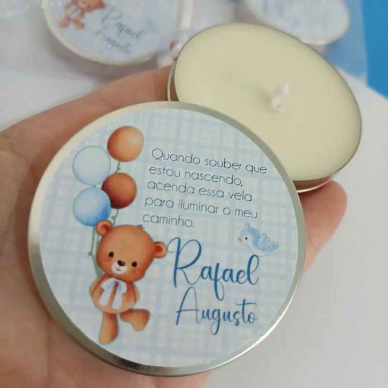 Lembrancinha Vela Aromática Personalizada na Latinha com Sacolinha e Laço Chá Revelação Chá de Bebê Maternidade