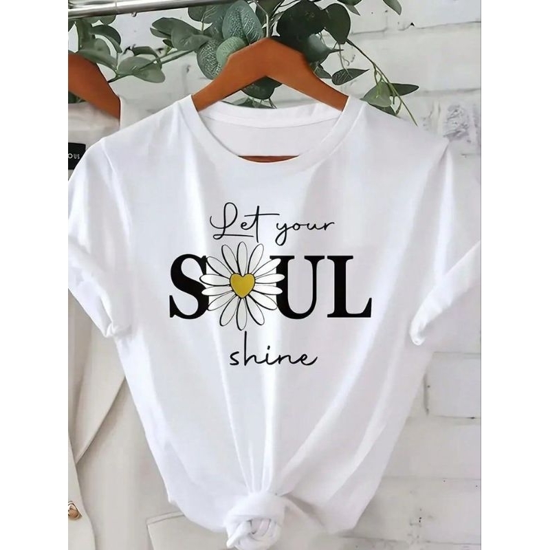 Camiseta Feminina Let Your Soul Shine com Estampa de Margarida | Blusa Feminina Casual, Estilosa e Confortável
