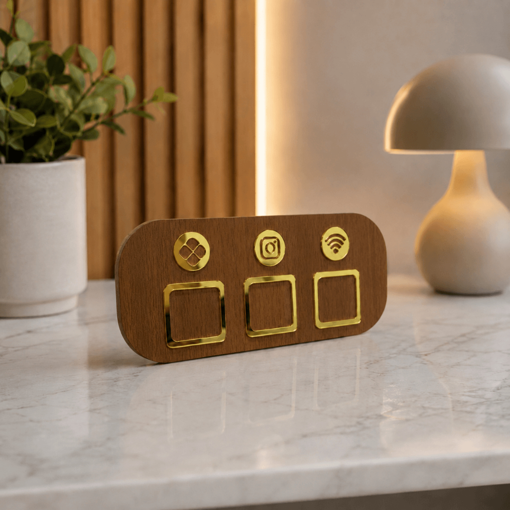 Placa Pix de Mesa em MDF Amadeirado com Acrílico Espelhado 25x11cm