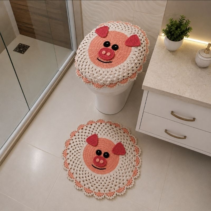 Tapete Porquinho de Crochê Artesanal 50cm | Tapete para Banheiro | Decoração Feita à Mão