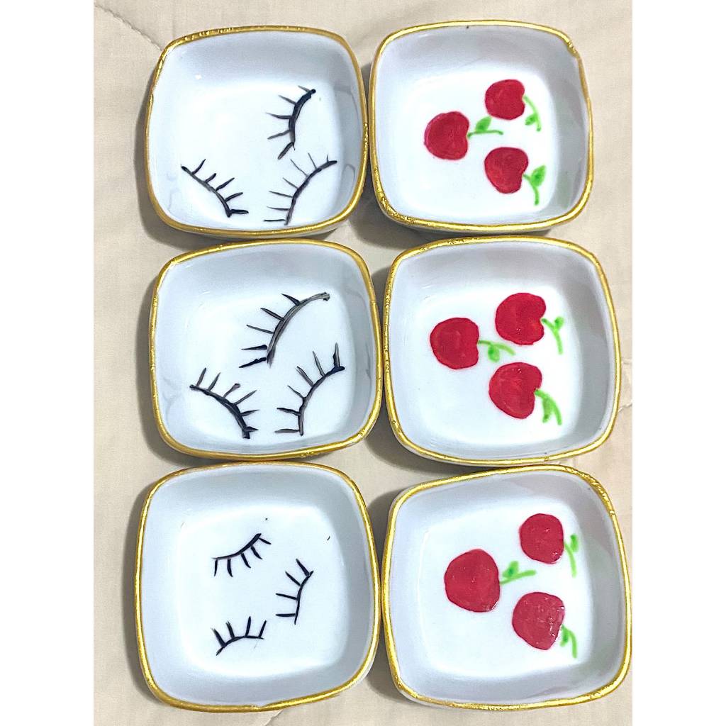 Porta-Joias Porcelana Pintado à Mão Cílios Cerejinha Com Borda Dourada