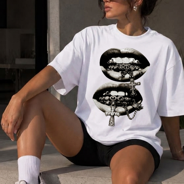 Camiseta Oversized Streetwear Algodão Boca Confortável Estampa Estilo Urban Aesthetic Y2K Blusa Larga Feminina Unissex