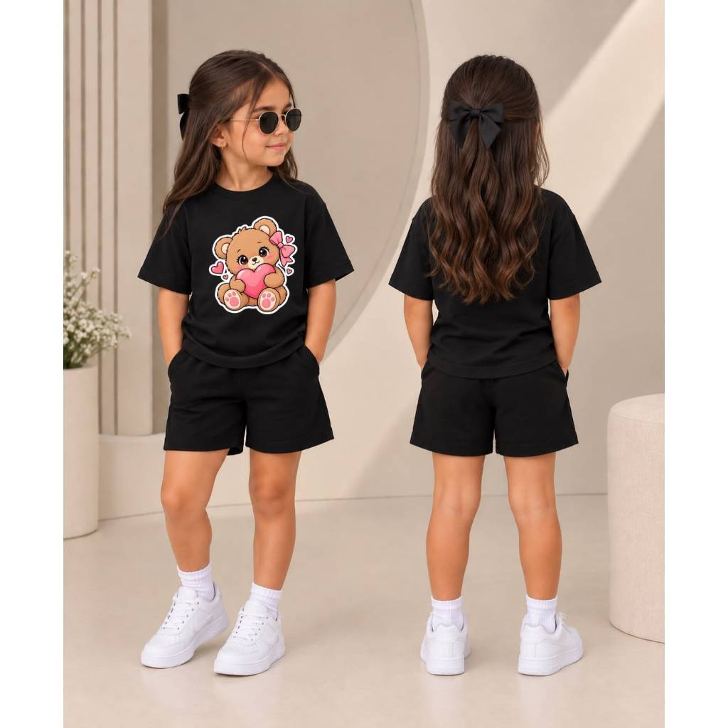 Conjunto Infantil Feminino com Camiseta Estampa Ursinha Fofa com Coração Rosa + Short de Moletom, Look Casual e Confort