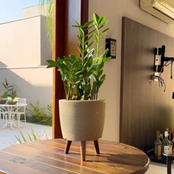 Vaso de Planta 30cm com Tripé de Madeira Decorativo Interno Externo