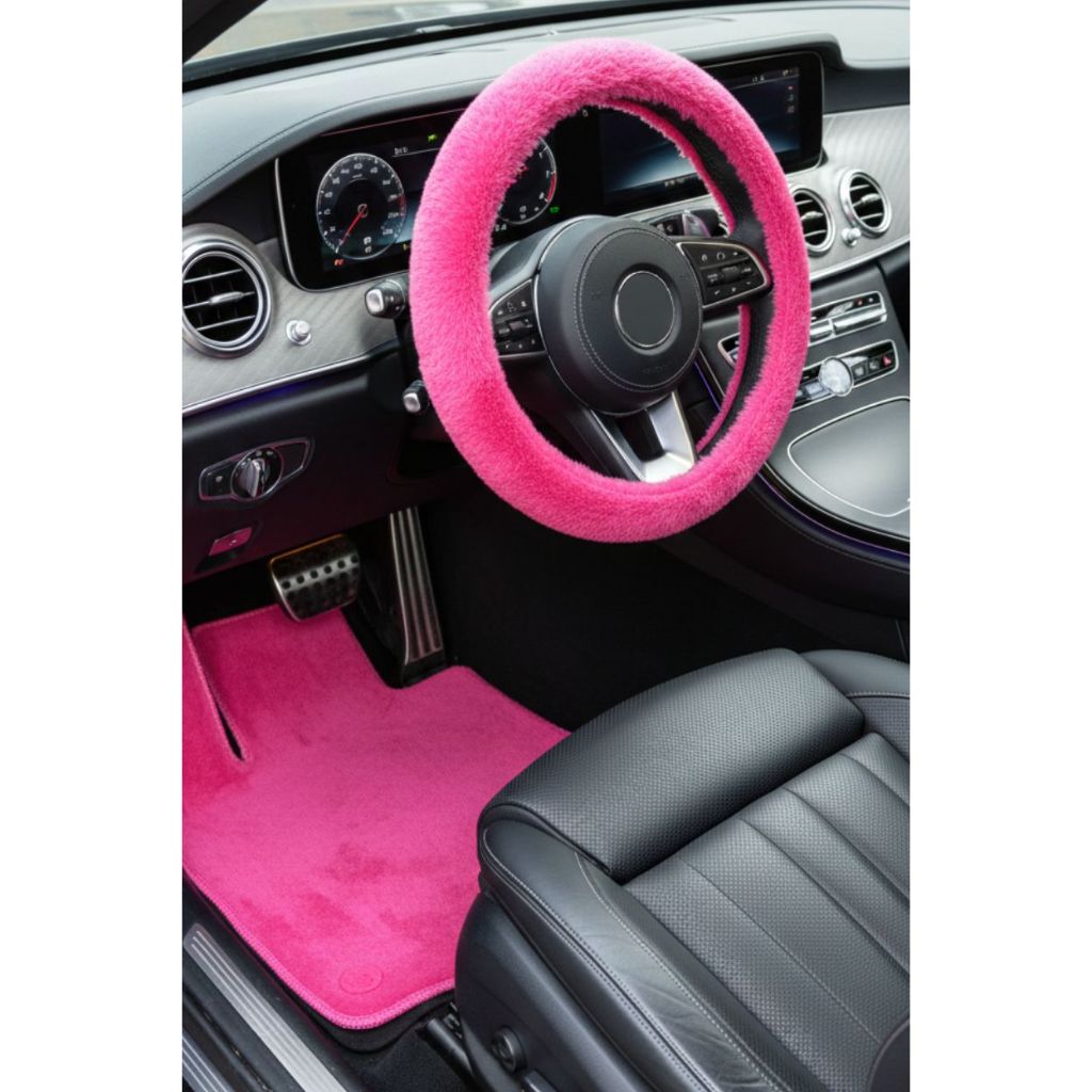 Kit Acessórios Carro Pelúcia Capa Volante e Tapete Pelúcia Emborrachado Para Carros Passeio Universal Premium