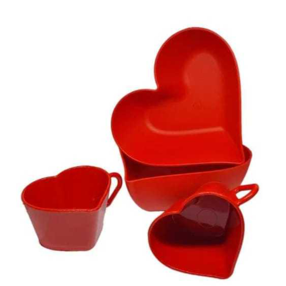 Cumbuca Petisqueira Coração 300ml + Xícara Coração 100ml; Kit 2,4, ou 8 itens(Plástico). Café/Cesta.