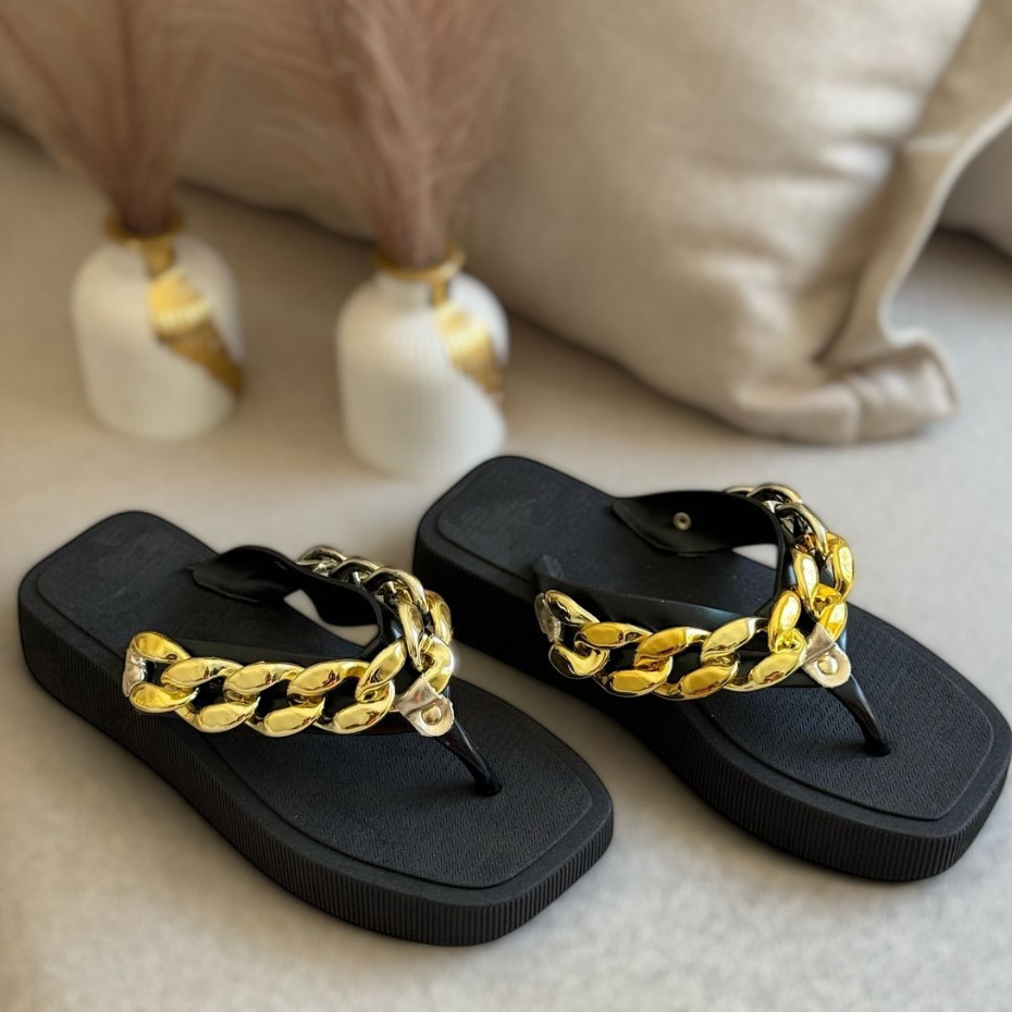 Papete Plataforma Chinelo Bico Quadrado Corrente Dourada - Fashion 2026