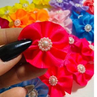 kit 50 laço fuxico, laço cachorro estilo fuxico, laço fuxico para banho e tosa. em Oferta na Shopee