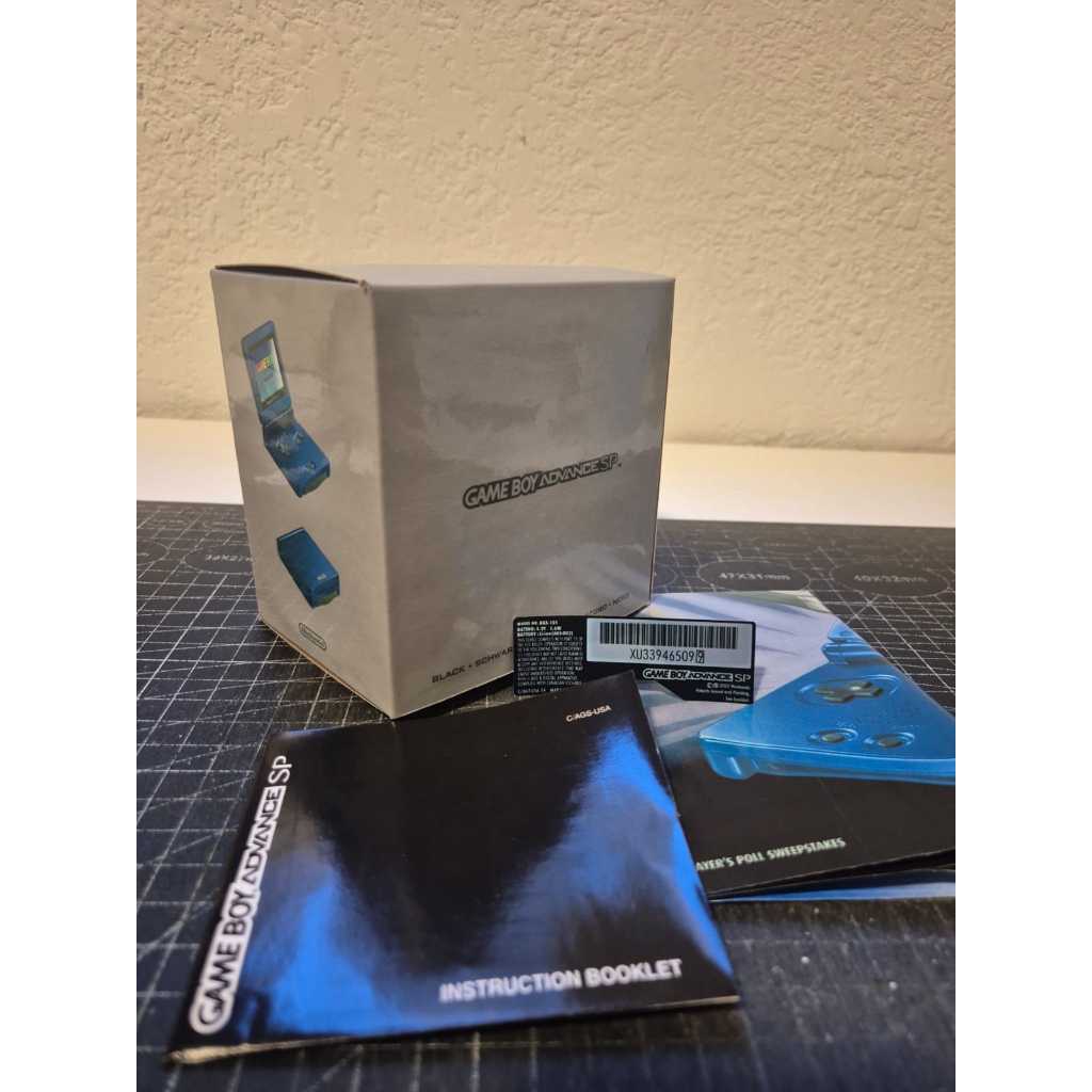 Caixa Repro Premium Game Boy Advance SP Completa  com Berço + mini Manual + Poster + Label Metalizada
