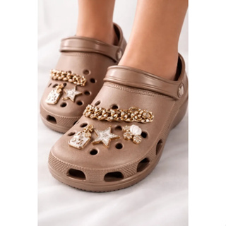 Babuche Sandalia Chinelo Com 8 Bottons Conforto e Leve em Oferta na Shopee