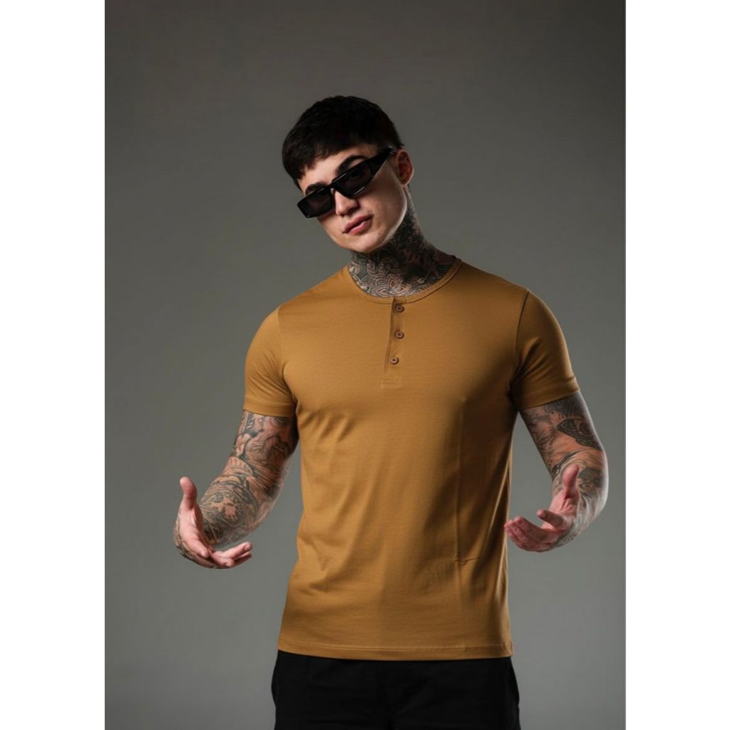 Camiseta Masculina Premium Henley ou Gola Redonda Amarela Fio 30 penteado 100% Algodão
