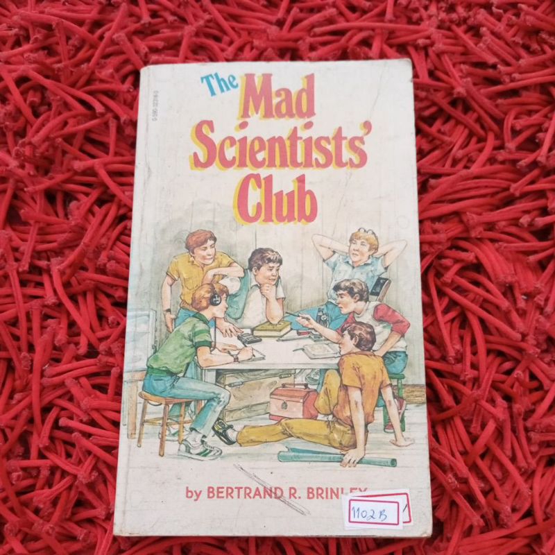 The mad Scientists club Bertrand Brinley Em inglês (1102b)