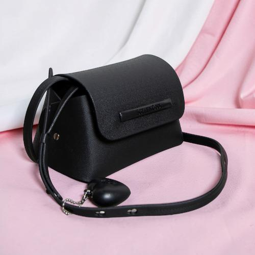 Bolsinha Feminina Pequena Suellen com Coração – Clutch, Necessaire Porta Maquiagem janeidemarcelino