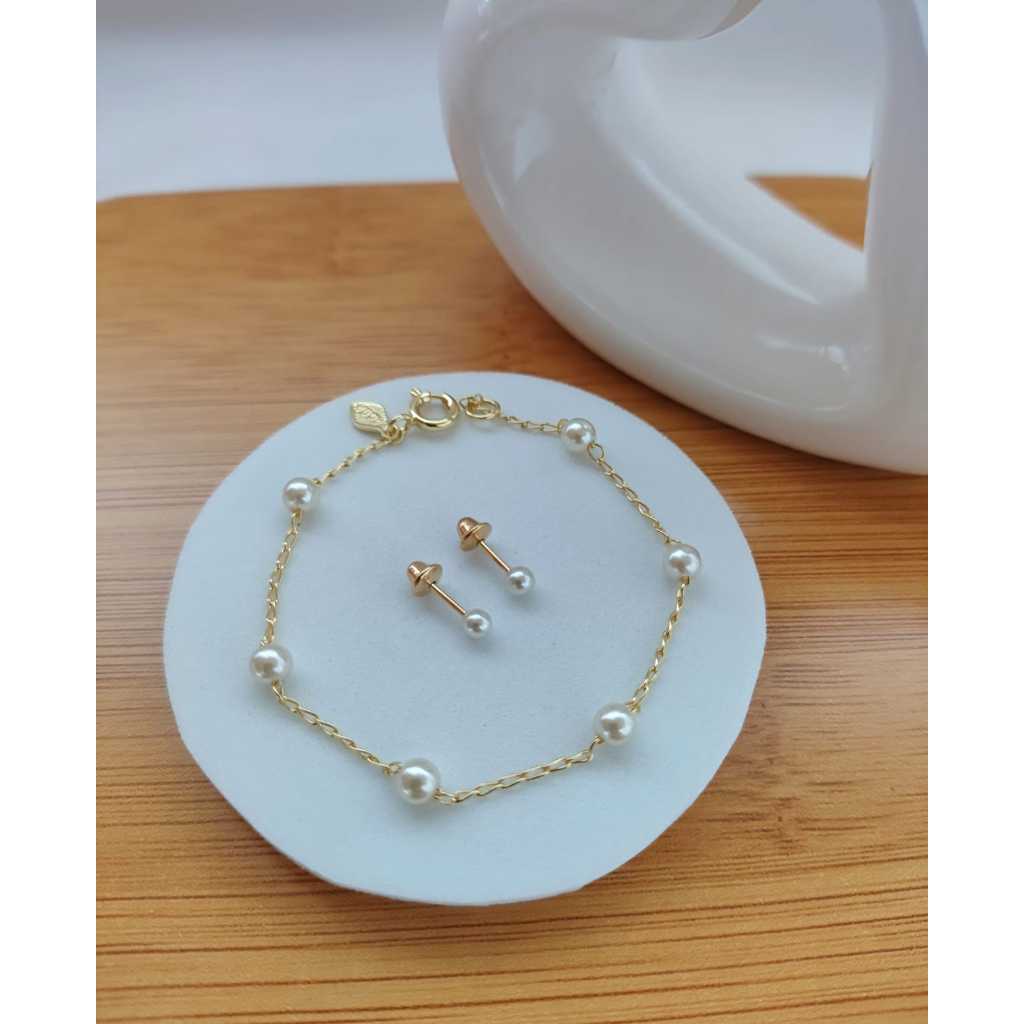 Kit conjunto infantil baby recem nascido pulseira + brinco pérola tarraxa baby antialérgico folheado a ouro 18k