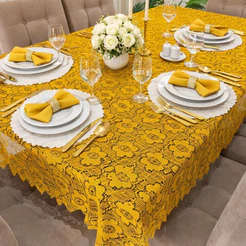 Toalha de Mesa Renda Dourada Retangular 2,00 x 1,40 m – Elegante e Sofisticada