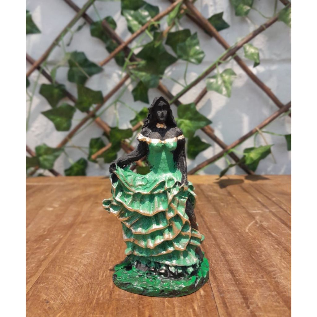 Imagem Estátua Estatueta de Pomba Gira Cigana vestido verde esmeralda em resina de 10 cm Umbanda, Candomblé e Quimbanda