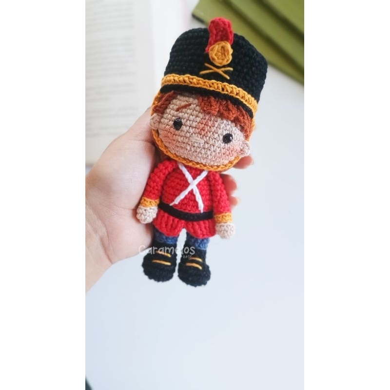 Soldadinho de chumbo amigurumi - Presente para crianças - maternidade decoração infantil