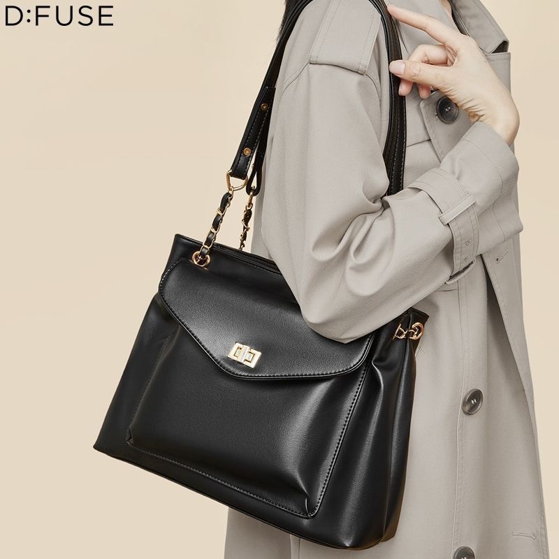 Bolsa de Ombro com Decoração de Corrente Cor Sólida Feminina Minimalista Leve de Grande