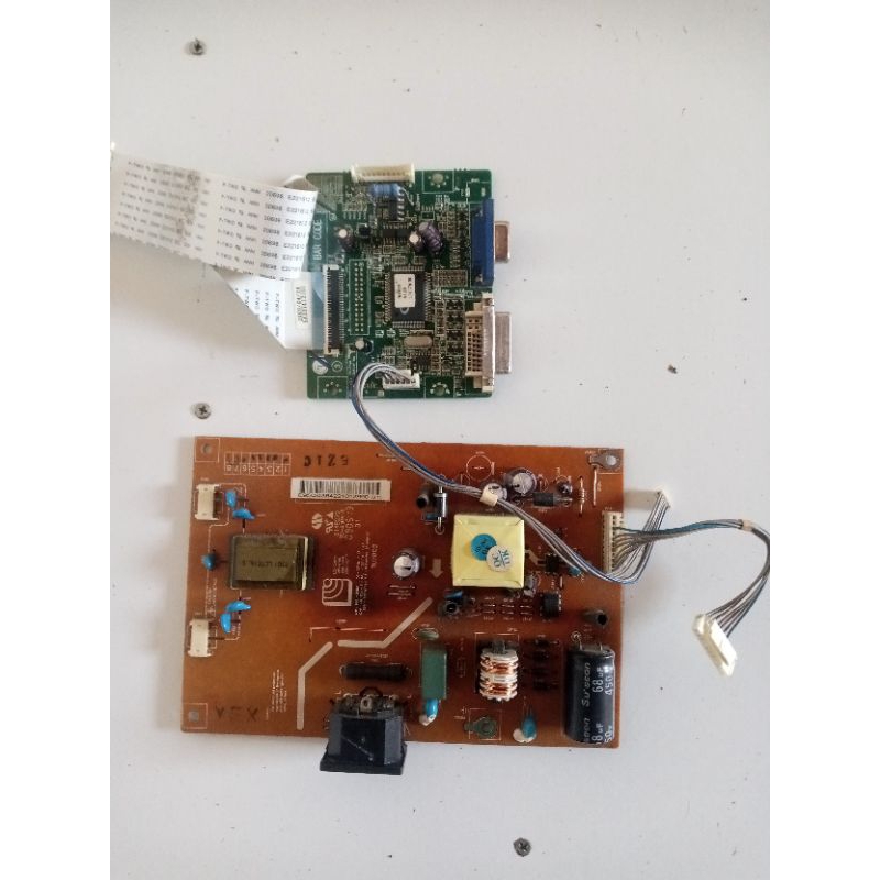 Placa mãe + placa pricipal Monitor LG W1752TT (SUCATA)