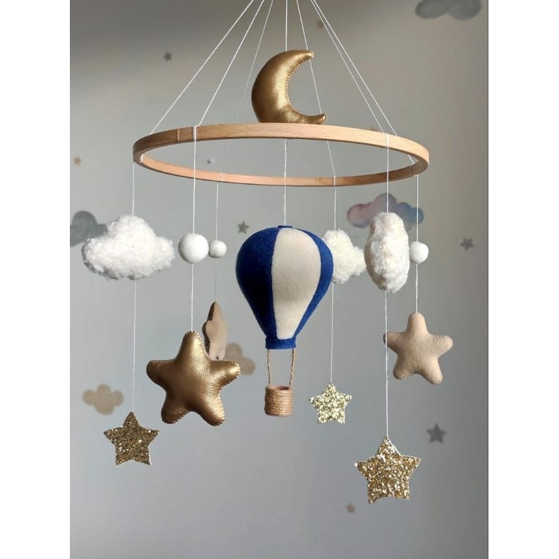 ​Móbile de Berço Balão Enfeite Quarto Bebê Menino Neutro Minimalista Nuvem Bouclé Estrela Dourada Presente Maternidade
