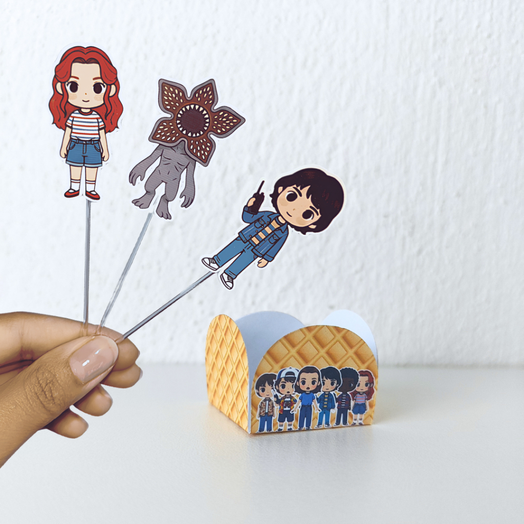 Forminhas personalizadas de doce e tags de docinhos tema Stranger Things aniversário Lembrançinhas