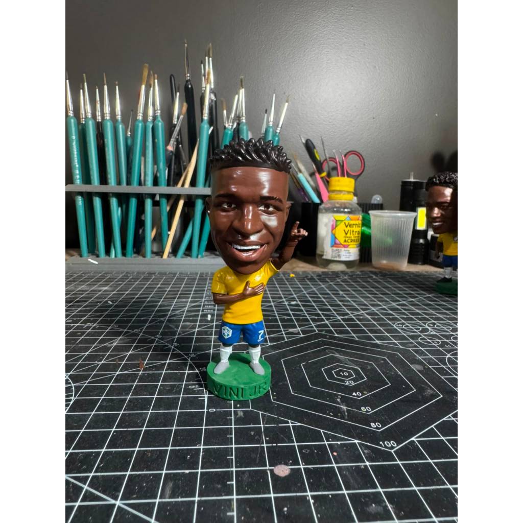 Mini Craque Vinícius Júnior – Seleção Brasileira  – 10cm | Boneco Colecionável Personalizado