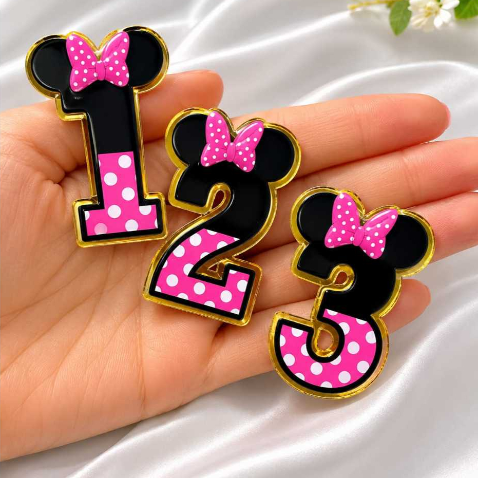 KIT APLIQUE NUMEROS  COM LAMICOTE DOURADO MINNIE ROSA- MINNIE - FESTA - ANIVERSÁRIO - LEMBRANCINHAS