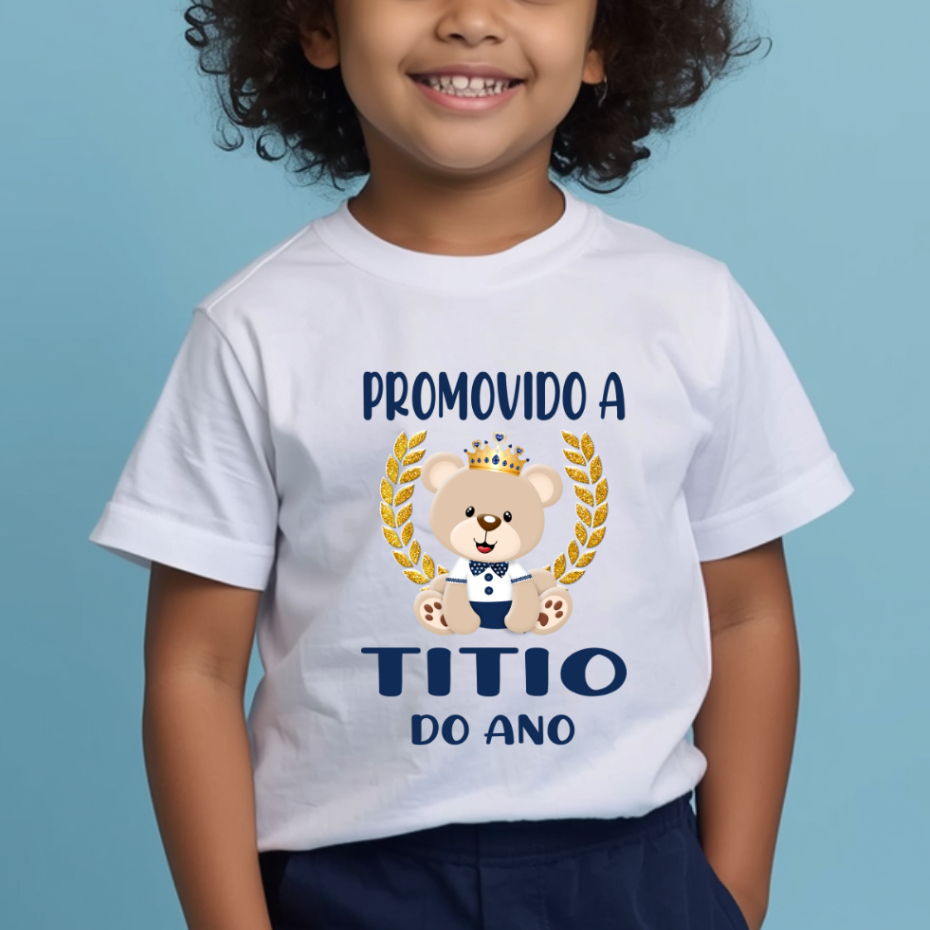 Camiseta Infantil PROMOVIDO A TITO DO ANO Ursinho Príncipe Realeza Azul marinho - Chá de bebê ZLprint