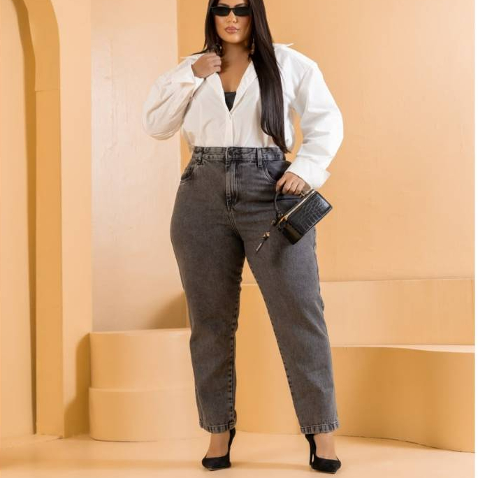 Calça Jeans Feminina Mom Preto Grafite Plus Size