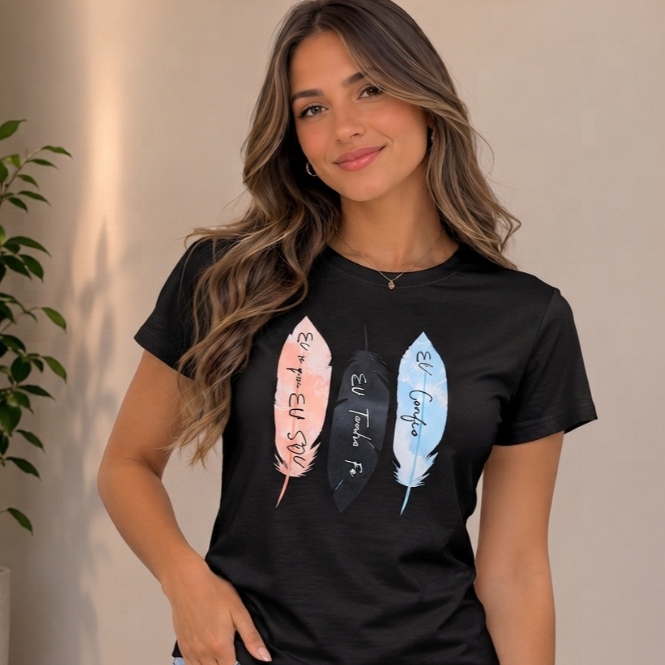 Camiseta Feminina 100% Algodão Premium Estampa Penas Gratidão T-Shirt Manga Curta Blusa Casual P M G