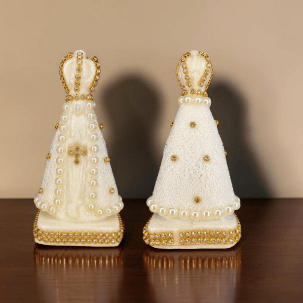 Imagem Nossa Senhora Aparecida 10cm Branca com Pérolas, Strass e Base em Feltro