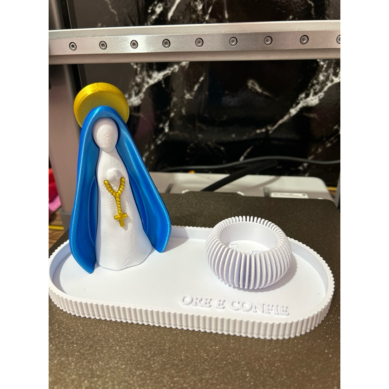 Nossa Senhora Aparecida 3D com Porta Vela e Base – Enfeite Religioso Católico Decorativo