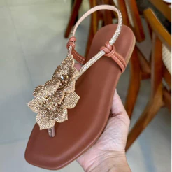 Sandália Rasteira Feminina Lancamento Flor Com Pedrarias Elegantes
