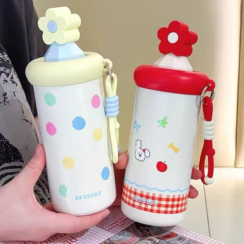 Caneca Térmica Inoxidável com Tampa em Forma de Flor,650ml Design Cartoon e Corda Portátil – Ótima para Estudantes