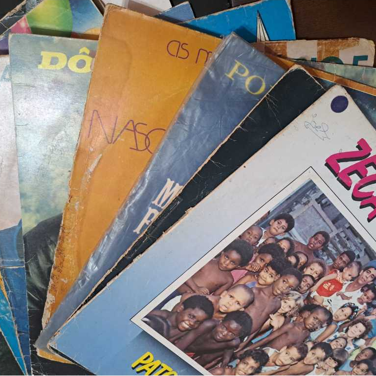 Discos de vinil / LP (Elis, Milton Nascimento, Teixeirinha, Maria Bethania, Roberto Carlos, e outros)