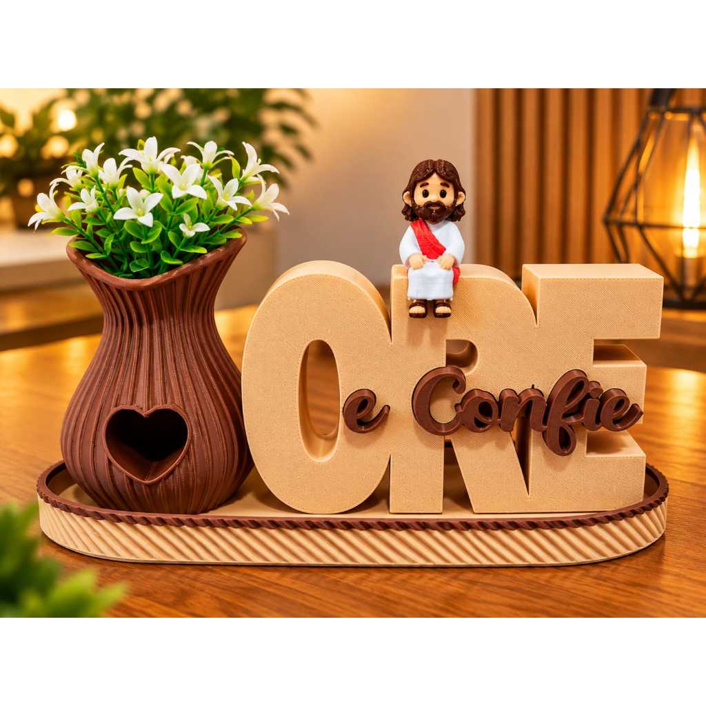 kit Decoração ORE E CONFIE Letreiro Jesus sentado Vaso bandeja