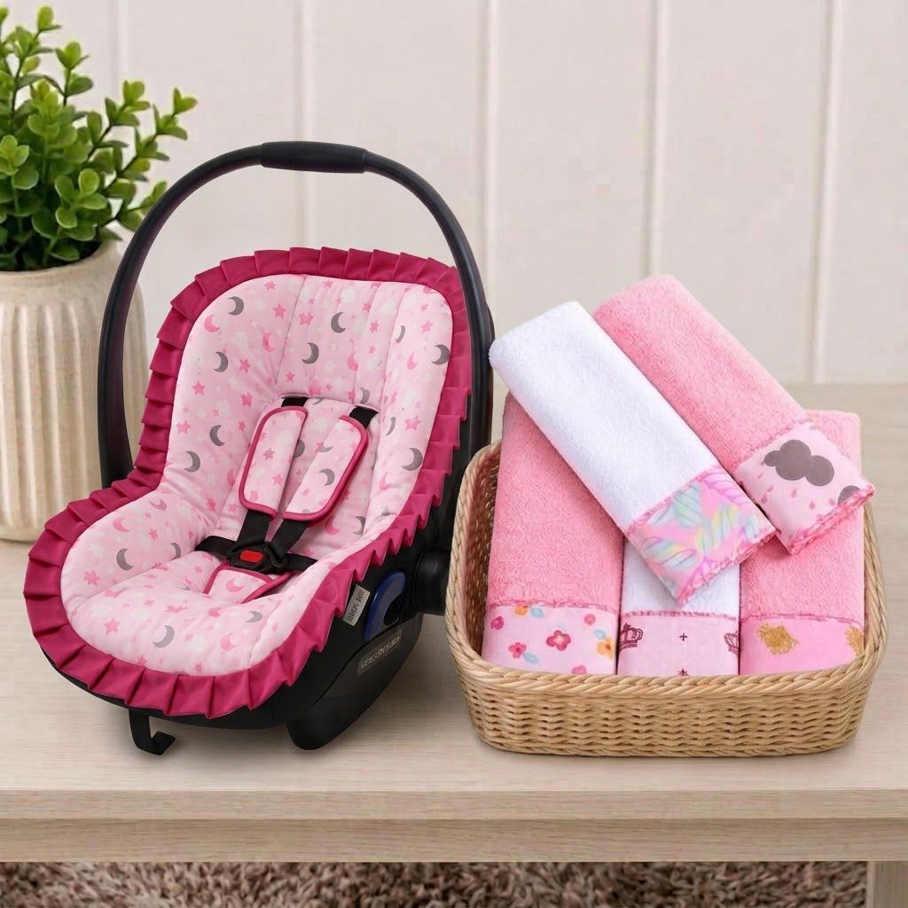Kit Capa Protetora Bebê Conforto Universal Acolchoada + 5 Toalhinhas de Ombro Algodão Hipoalergênico