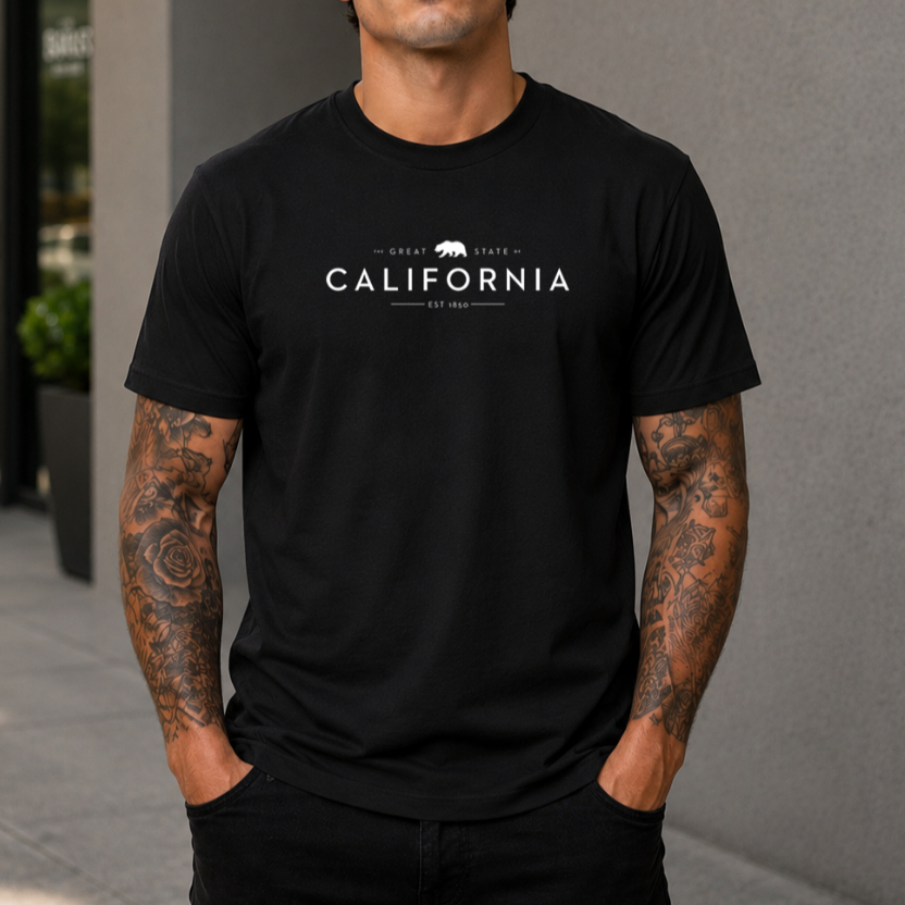 Camiseta Masculina Estampada California Urso Preta Minimalista Casual Streetwear Moda Urbana
