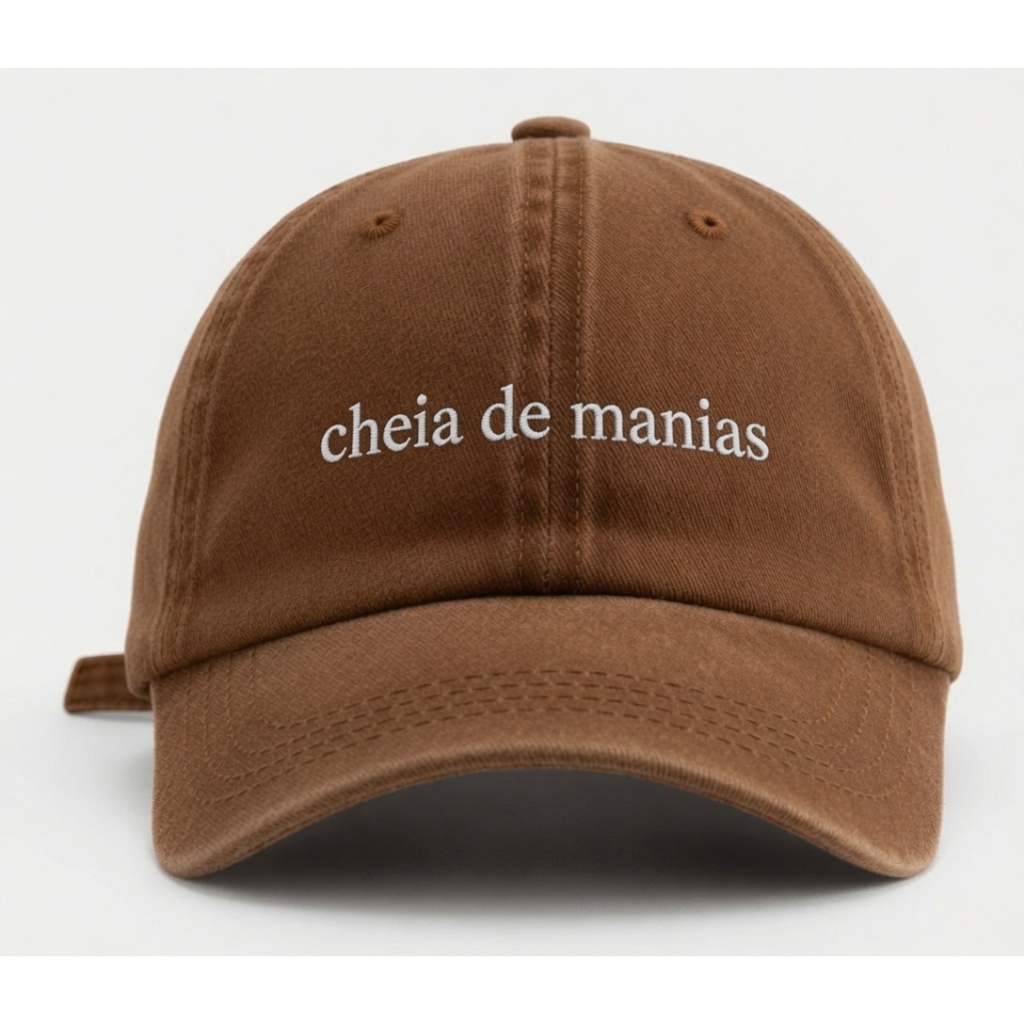 Boné Cheia de Manias Aba Curva Estampado | Branco Bege Marrom Preto Vermelho | Dad Hat Feminino