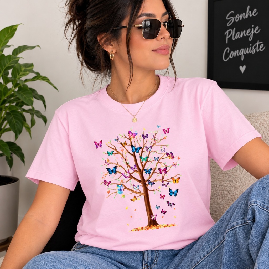 Camiseta Feminina Rosa Estampada Árvore com Borboletas Coloridas T-Shirt Casual