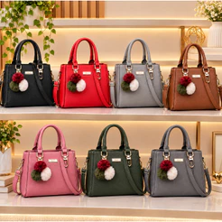 Bolsa Feminina em Couro Sintético Média com Alça de Mão e Alça Transversal