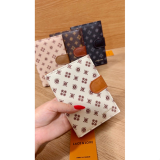 Carteira porta passaporte e documentos cnh dinheiro moedas cartao viagem original lace lore em Oferta na Shopee