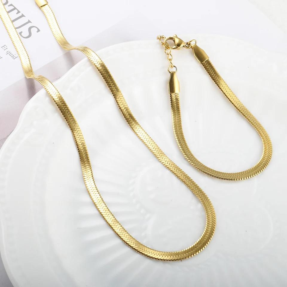 Colar e Pulseira Femininos Dourados - Design Moderno e Durável em Aço Inoxidável