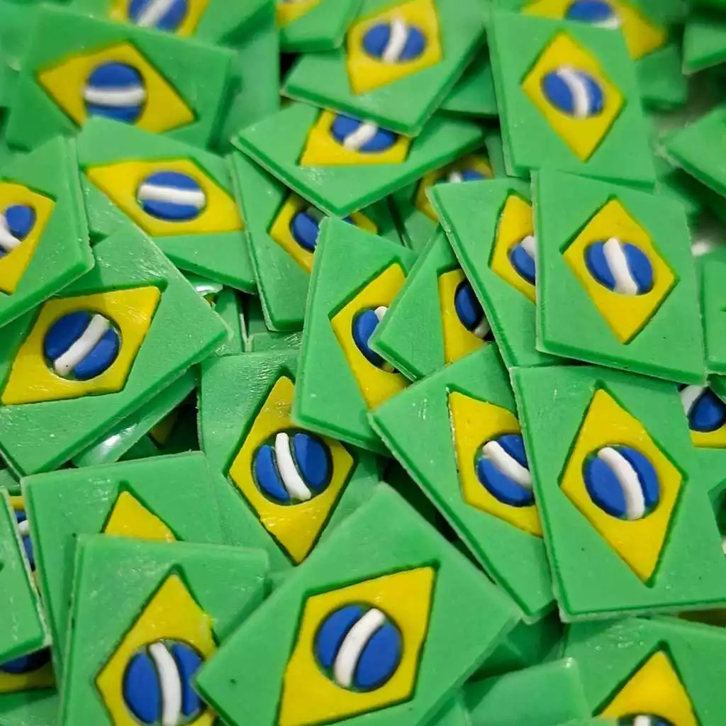 200, 500 e 1000 unidades de Bandeirinhas Do Brasil para Alça de chinelos e sandálias. em Oferta na Shopee