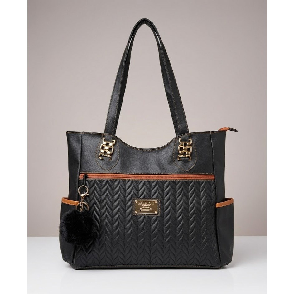 Bolsa Feminina Sacola Grande de Ombro em Couro com Espaço Amplo + Chaveiro Pompom em Oferta na Shopee