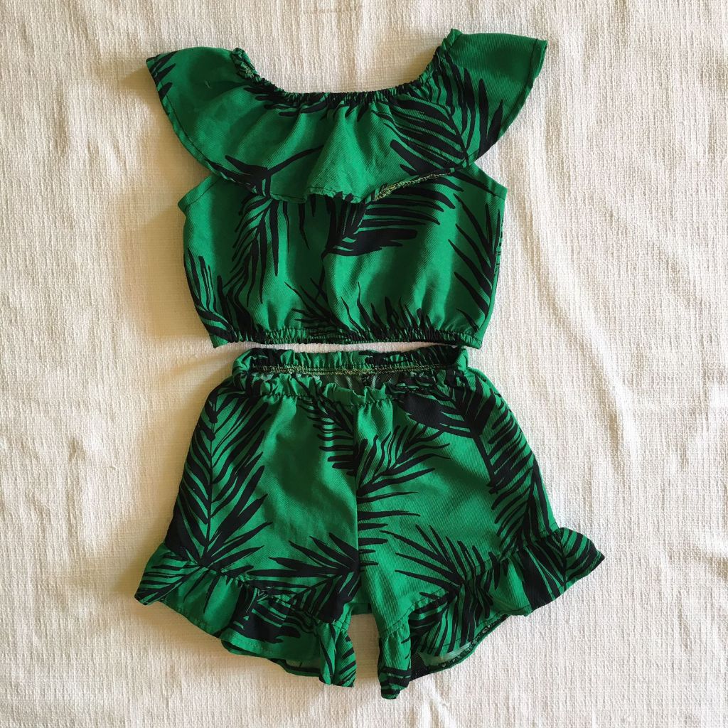 Conjunto Infantil Feminino Verde Estampado Tamanho 2 a 3 anos ( Brechó )