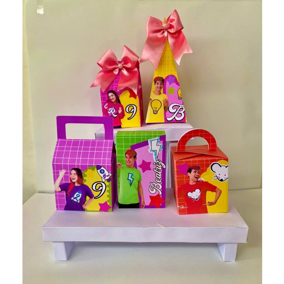 Kit Festa Emily Vick Personalizado Pegue e Monte Lembrancinhas Festa Infantil Caixa Milk Caixa Pirâmide Caixa maletinha