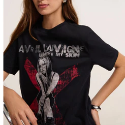 Camiseta Feminina Fã Avril Lavigne Camisa Banda Rock Vibe 2000 Tendencia Emo T-Shirt Casual , Verão